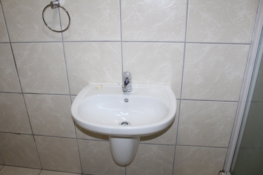 To Let 2 Bedroom Property for Rent in Kempenville Western Cape